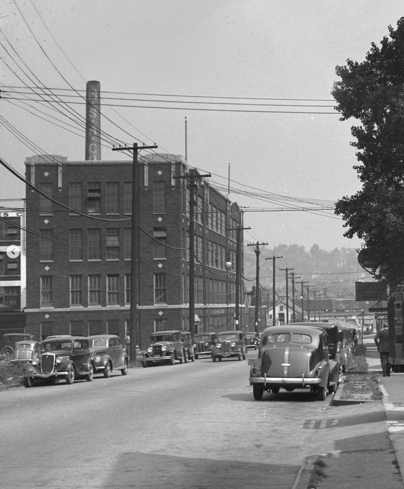 North Braddock Avenue toward Homewood in 1937, the Mine Safety Appliances plant at left