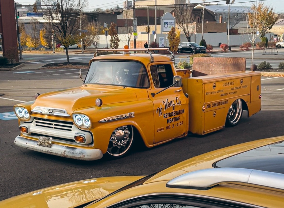 A vintage service truck at the Obscure Cars meet